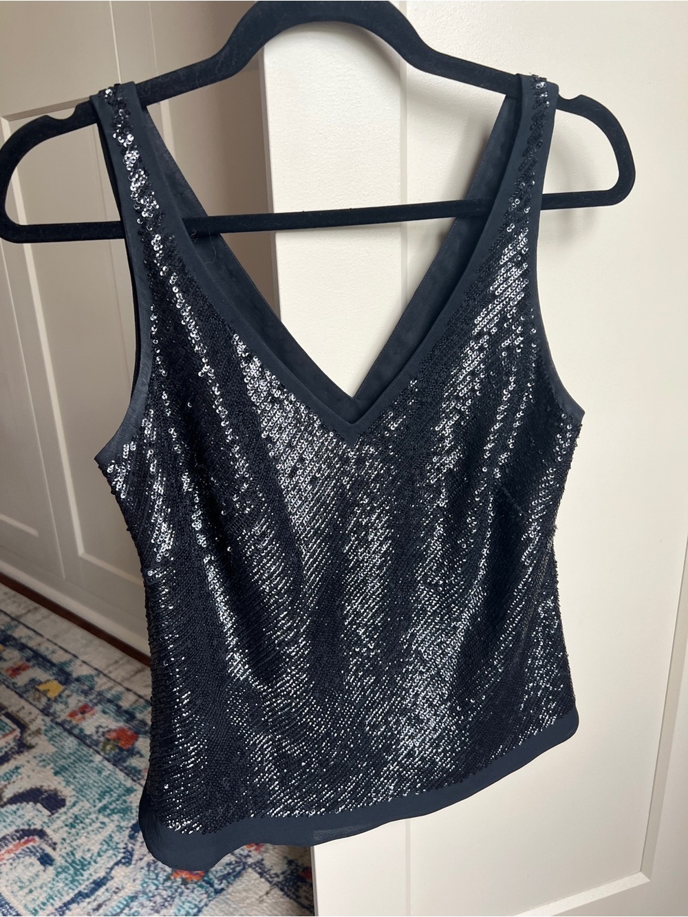 Banana Republic Sequin Silk Wool Blend V-Neck BlackTank Top Size M